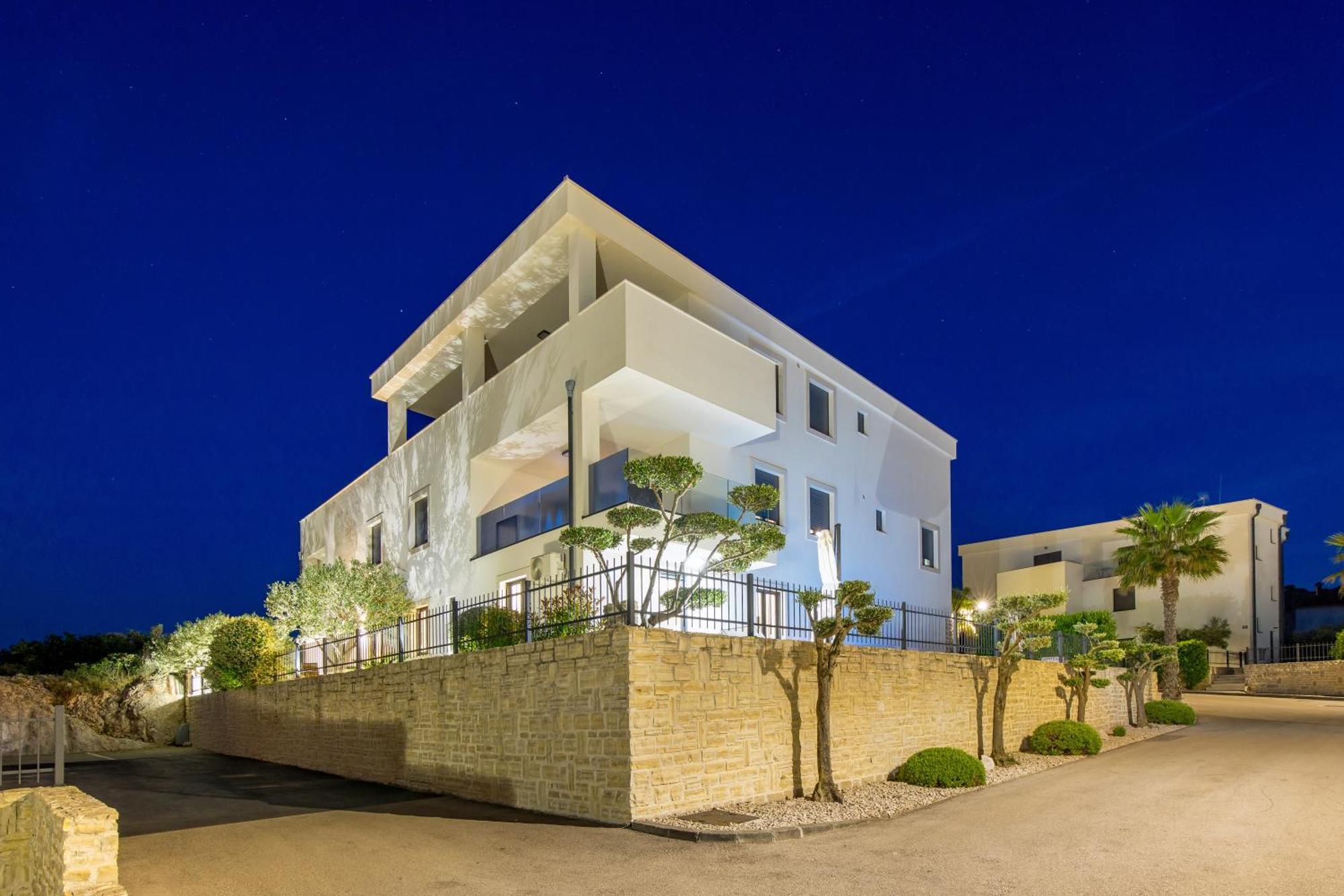 Luxury Apartment Hyperion With Private Pool And Garden Murter Zewnętrze zdjęcie