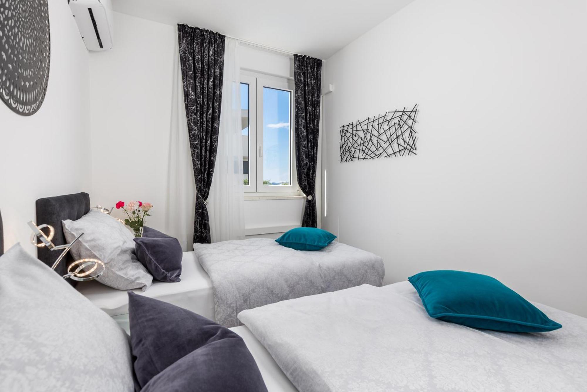 Luxury Apartment Hyperion With Private Pool And Garden Murter Zewnętrze zdjęcie