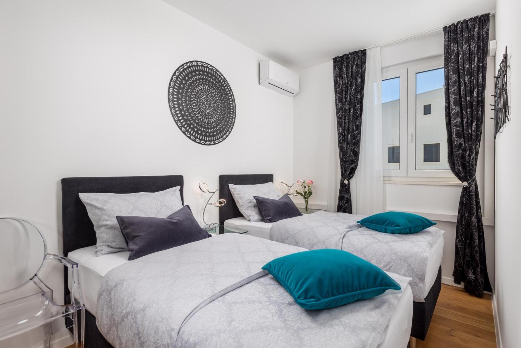 Luxury Apartment Hyperion With Private Pool And Garden Murter Zewnętrze zdjęcie