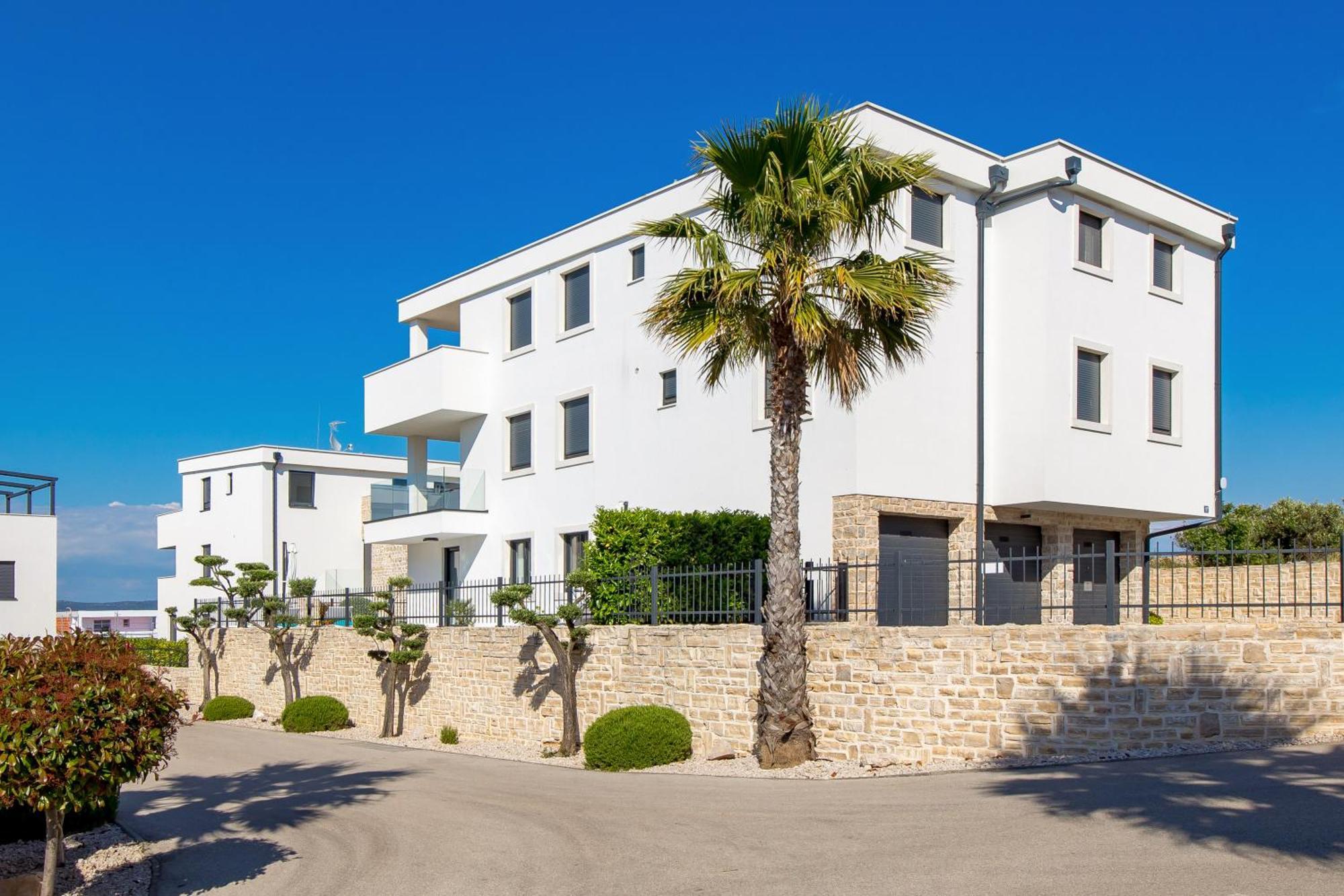 Luxury Apartment Hyperion With Private Pool And Garden Murter Zewnętrze zdjęcie