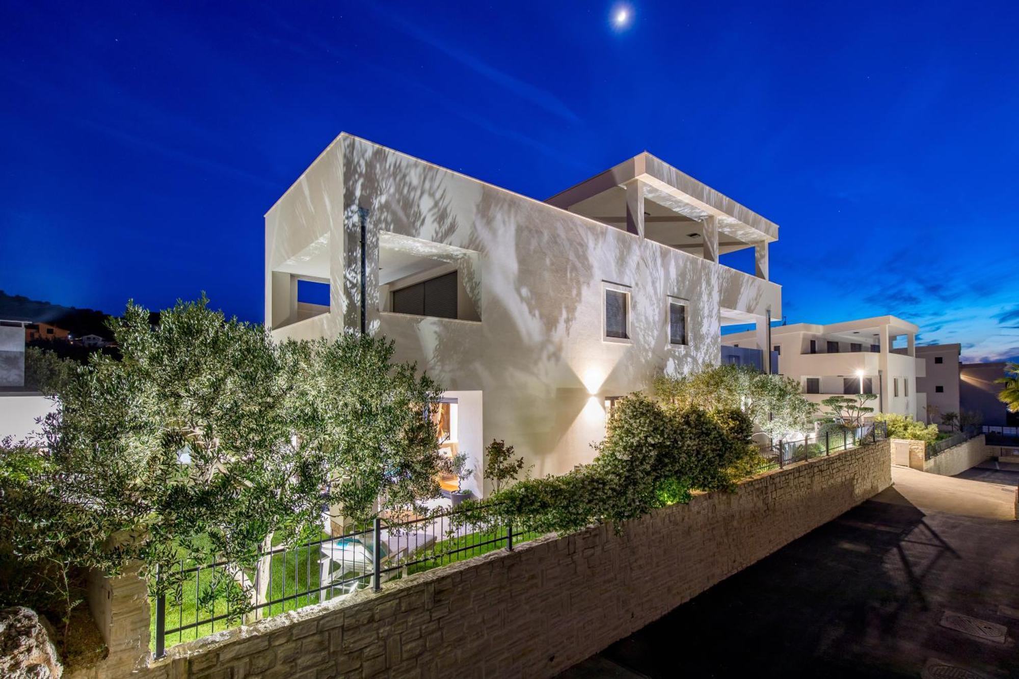 Luxury Apartment Hyperion With Private Pool And Garden Murter Zewnętrze zdjęcie