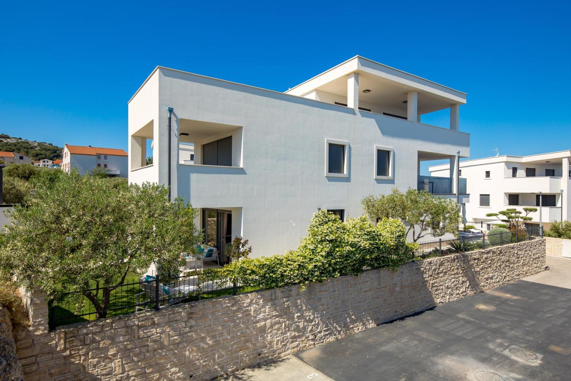 Luxury Apartment Hyperion With Private Pool And Garden Murter Zewnętrze zdjęcie