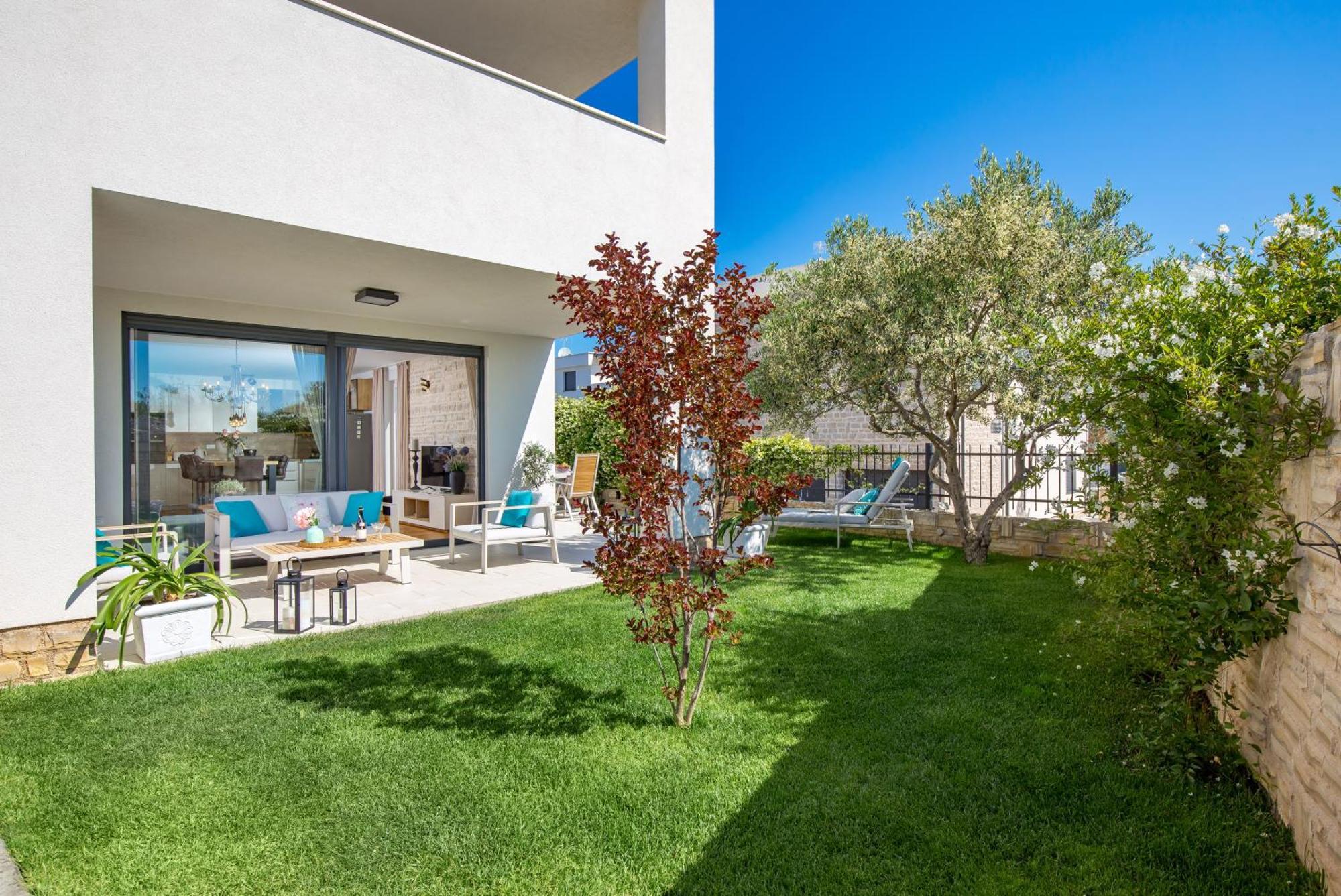 Luxury Apartment Hyperion With Private Pool And Garden Murter Zewnętrze zdjęcie