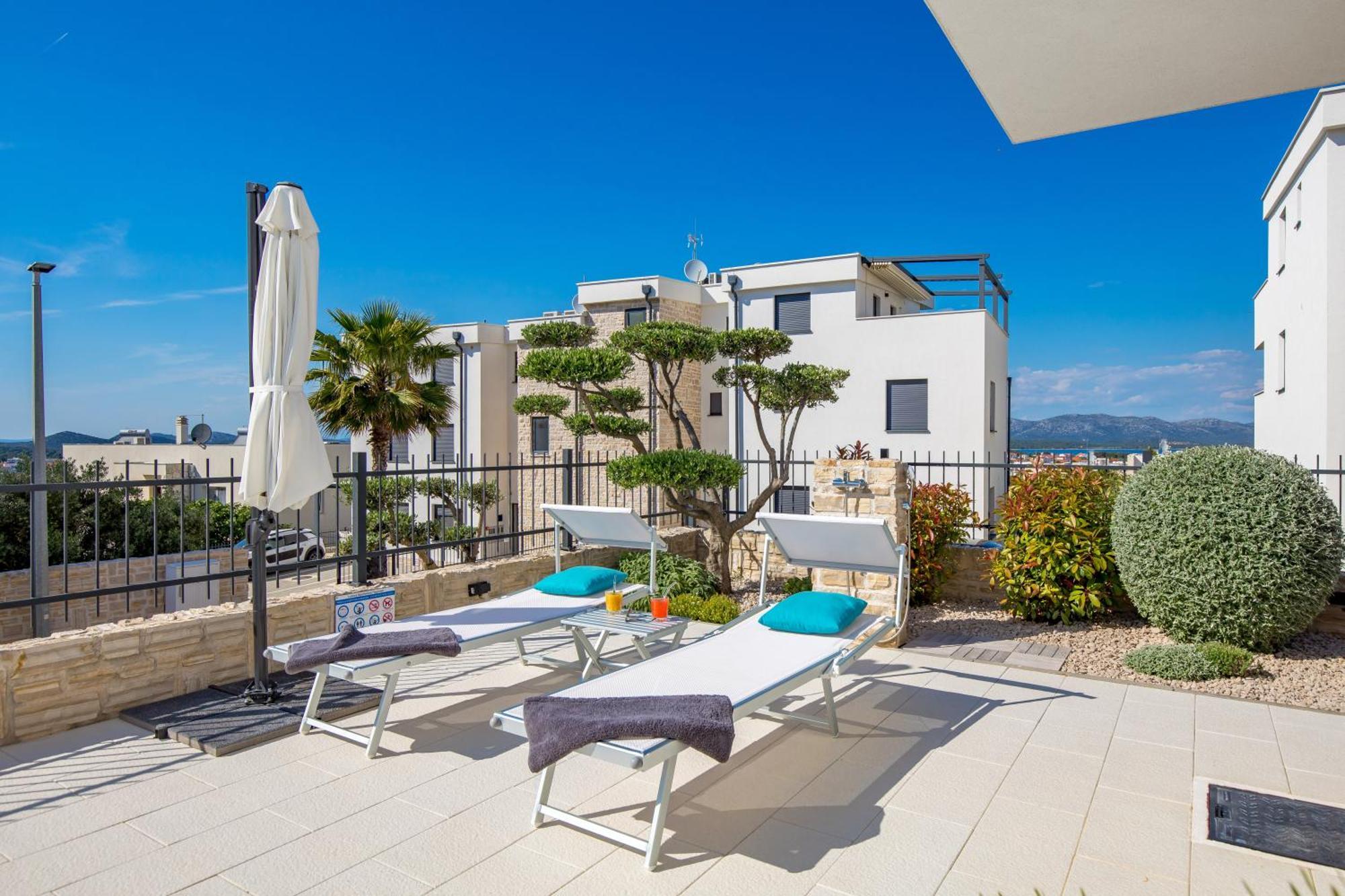 Luxury Apartment Hyperion With Private Pool And Garden Murter Zewnętrze zdjęcie
