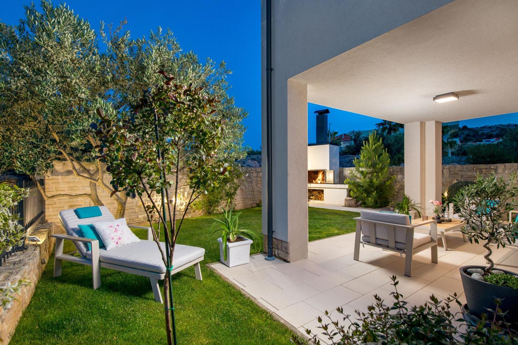 Luxury Apartment Hyperion With Private Pool And Garden Murter Zewnętrze zdjęcie