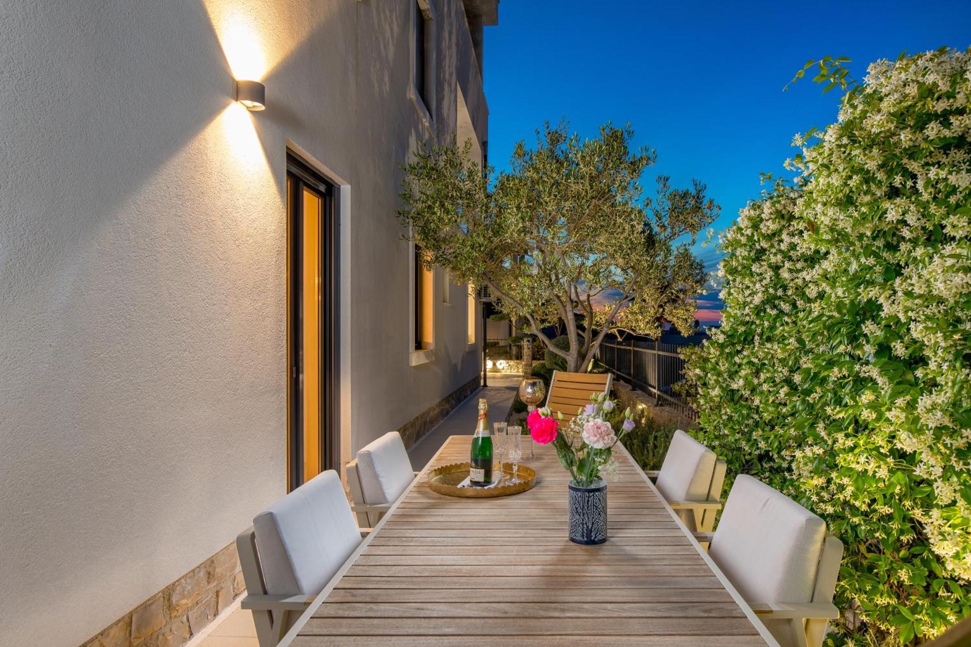 Luxury Apartment Hyperion With Private Pool And Garden Murter Zewnętrze zdjęcie